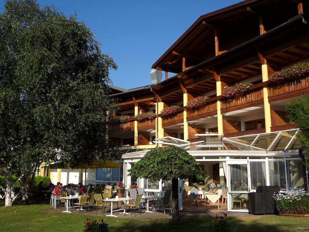 Alpenhof Brixen Hotel Brixen im Thale Exterior photo